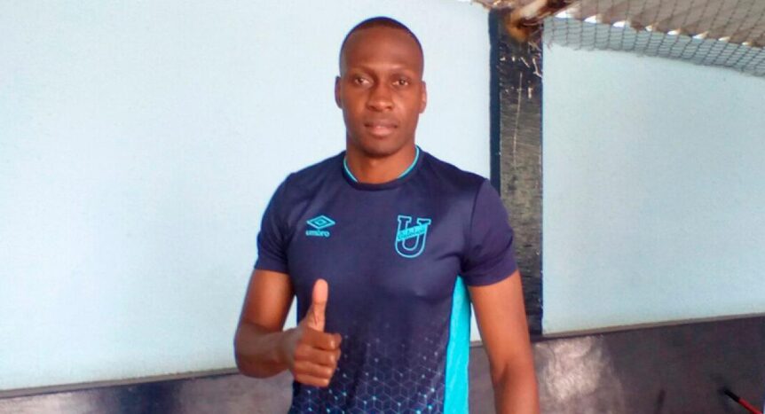 Yúber Mosquera, de cantar con J Balvin a ser el bastión de U. Católica