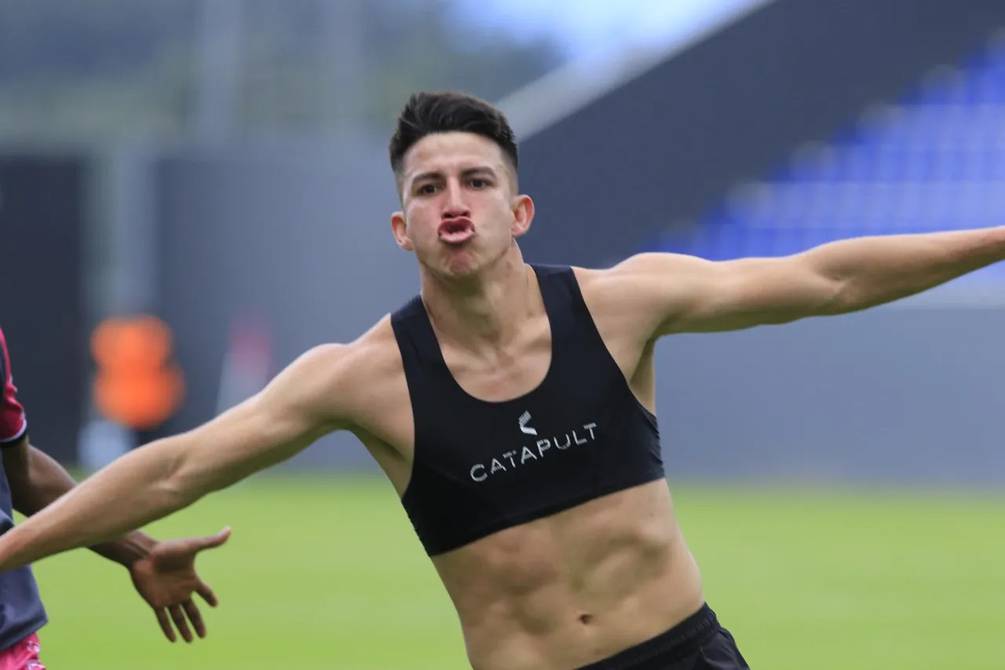 Golazos de media cancha: aquí recordamos los cinco últimos del Campeonato