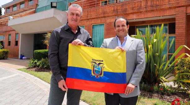 Ecuador hace bien al renovar con Gustavo Alfaro