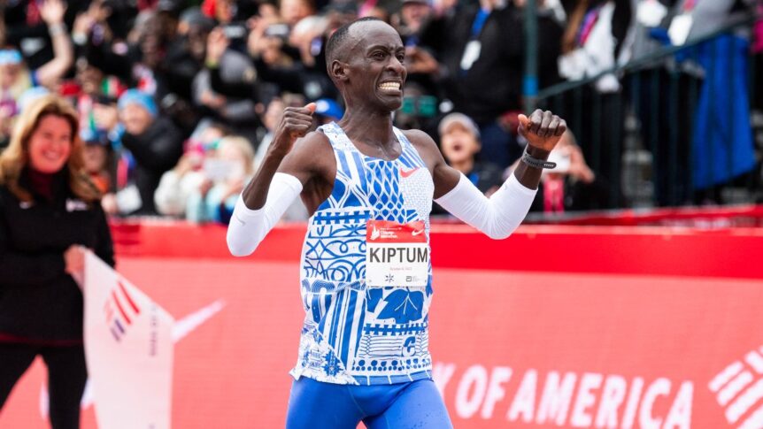 Kelvin Kiptum, de correr sin zapatos a pulverizar el récord mundial del maratón