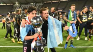 Martín Anselmi y Lorenzo Faravelli y la historia de la piscina futbolera